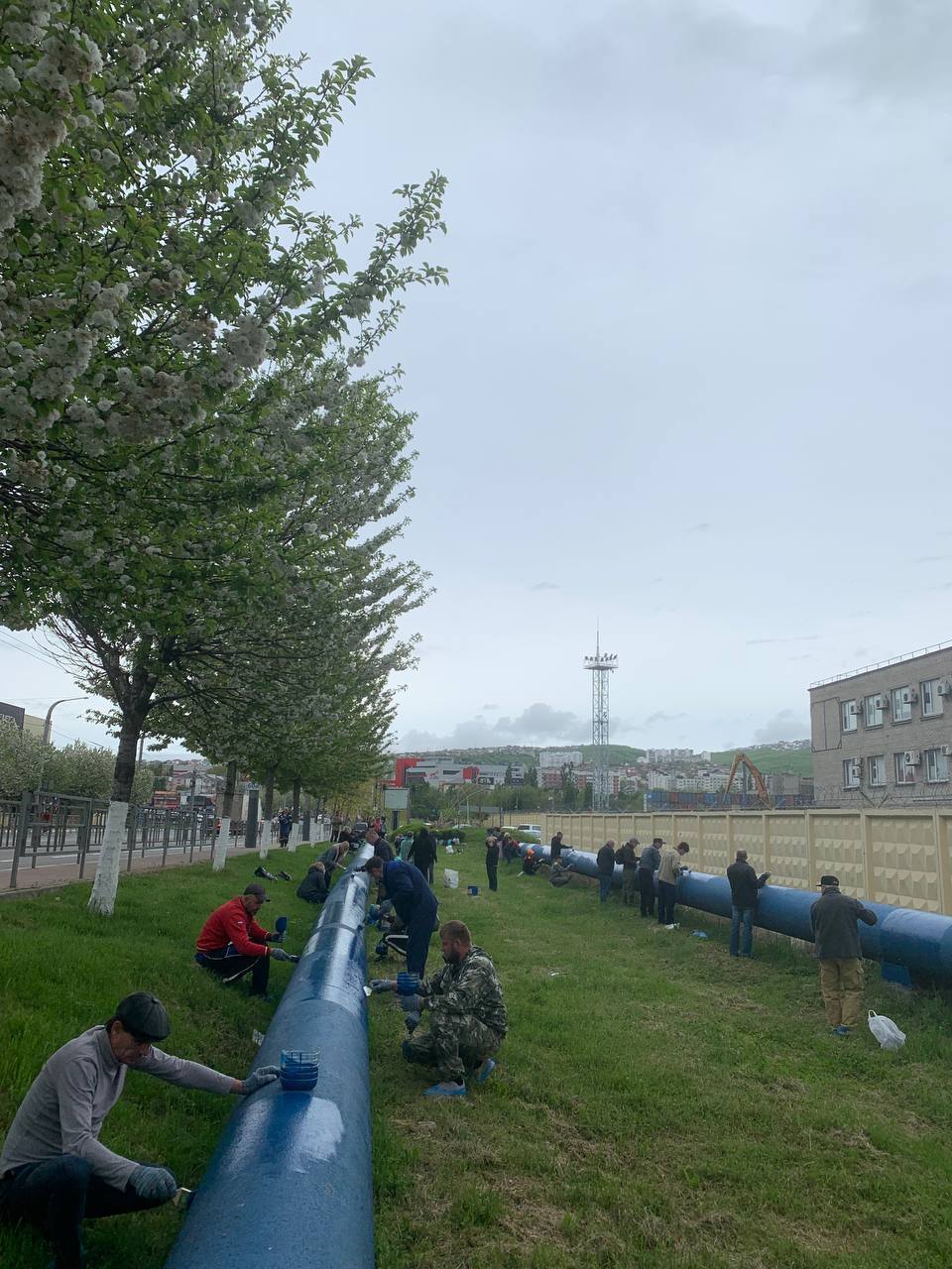 В рамках двухмесячника по наведению санитарного порядка и благоустройства,  стартовавшего с 1 марта 2023 года, МУП «Водоканал города Новороссийска»  проводит плановые работы по наведению порядка. - Мой-Новороссийск.рф